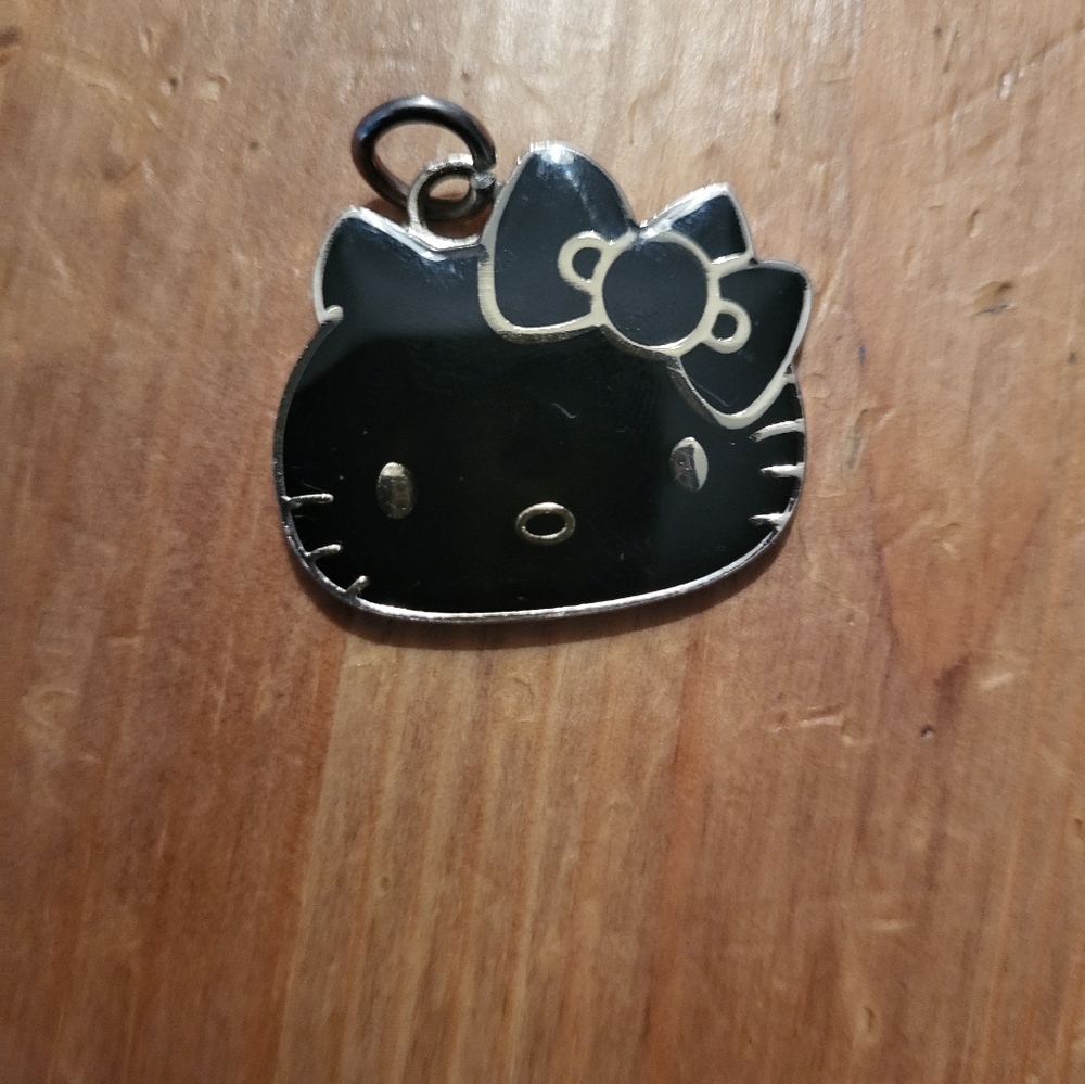 Hello Kitty - Picture 3 of 4